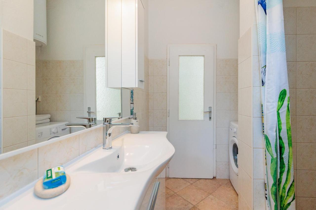 Apartmani Ema i Toni Zadar Exteriör bild