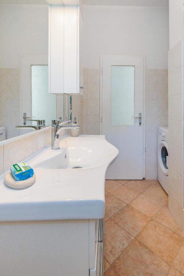 Apartmani Ema i Toni Zadar Exteriör bild